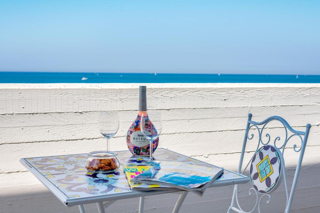 Waterfront Apartment With Seaview Balcony บารี ภายนอก รูปภาพ