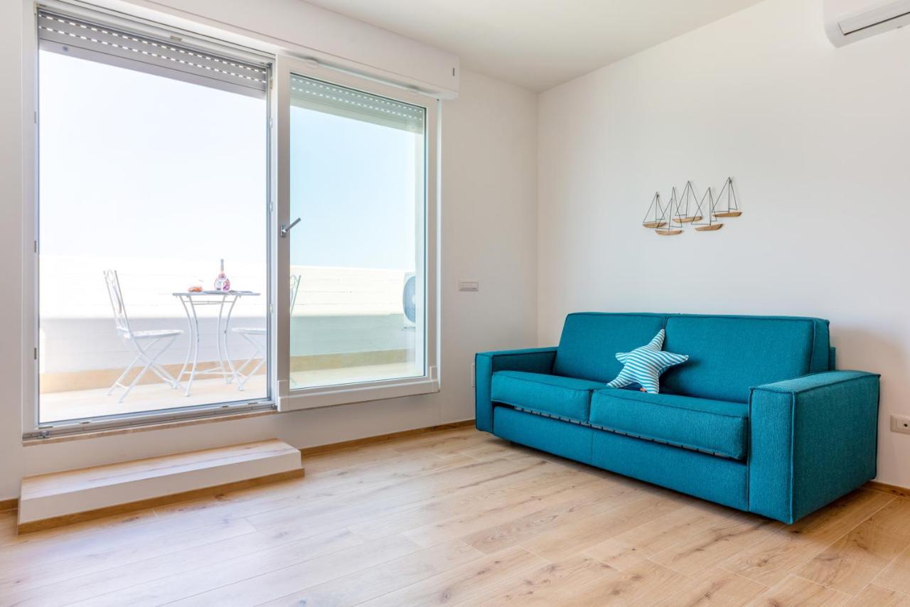 Waterfront Apartment With Seaview Balcony บารี ภายนอก รูปภาพ